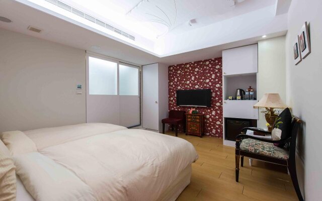 Liz Hotel