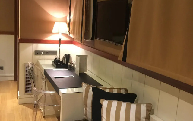 U232 Hotel