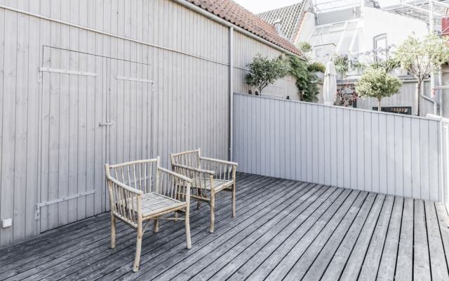 Apartment with Private Terrace