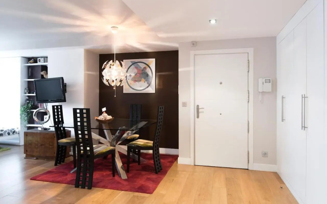 Piso moderno, céntrico y con garaje gratis