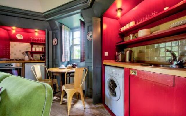 Rockhouse: Historic Gem - Photographer's Studio