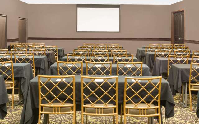 Hawthorn Suites by Wyndham Lubbock