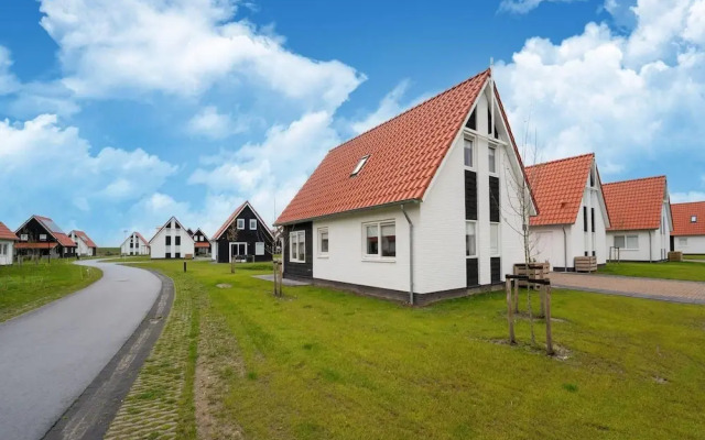 Cozy Retreat With Parking and Charging