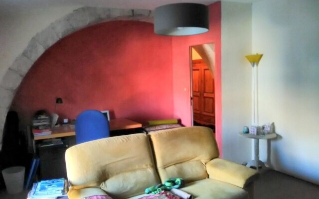 Apartment With 2 Bedrooms in Nages-et-solorgues, With Wifi