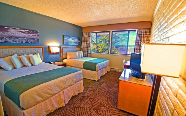 Thunderbird Lodge