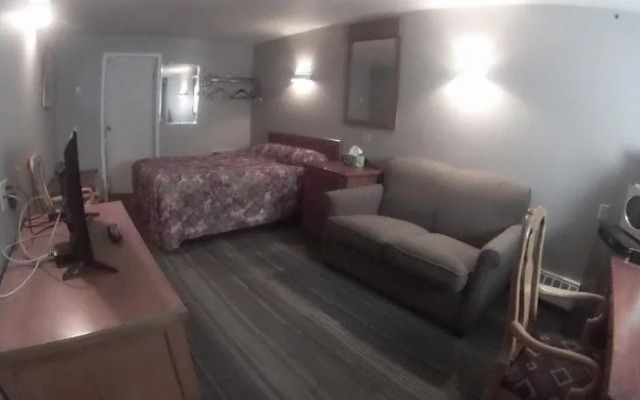 Outpost Motel & Kitchenette Suites