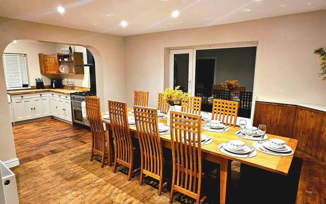 Seaside Bliss Retreat - 5 Bedroom House