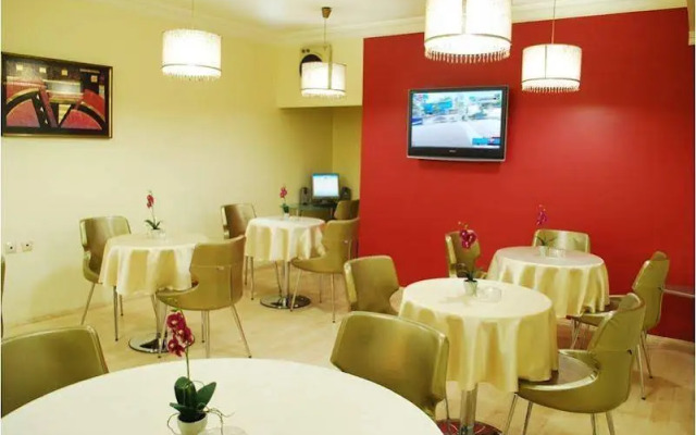 Atiskan Hotel