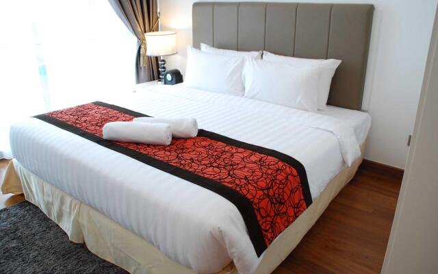 Paragon Serviced Suites @ Straits View