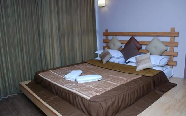 Hotel Maneck Residency – Guest Rooms – Ooty
