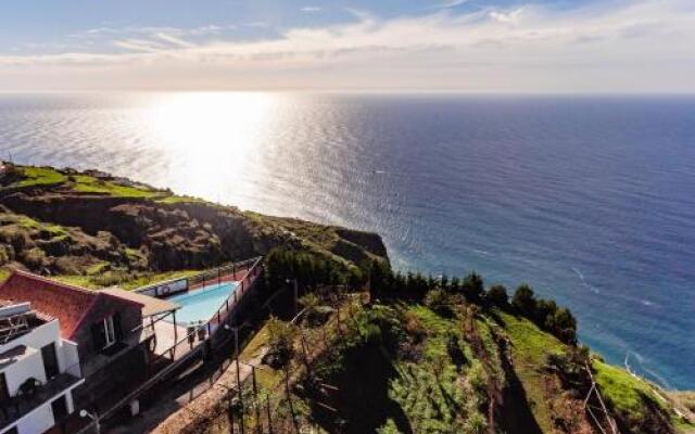 Top of The Cliff by OurMadeira