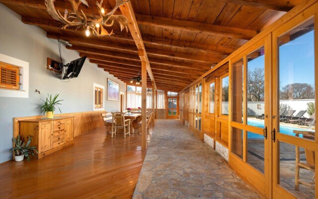 Stunning Home in Betiga With Wifi and 6 Bedrooms