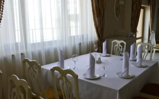 Riviera Country Club Hotel Complex