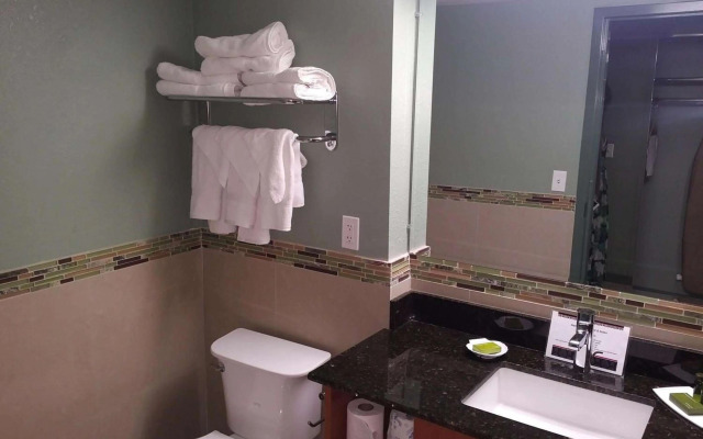 Marble Waters Hotel & Suites, Trademark by Wyndham