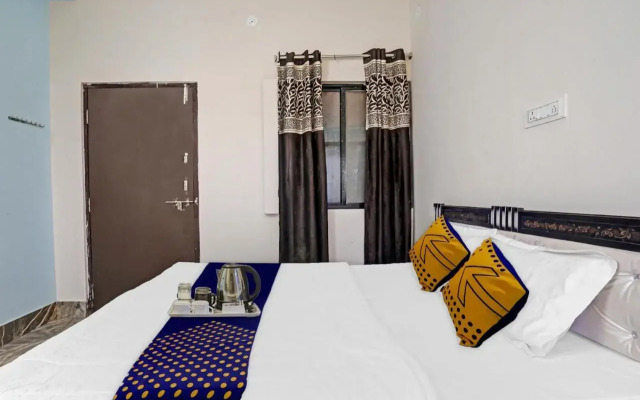 Spot On 700233 Hotel Rommies Inn