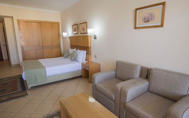 Eagles Downtown Zahabia & Beach Resort