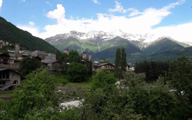 Mushkudiani Manor
