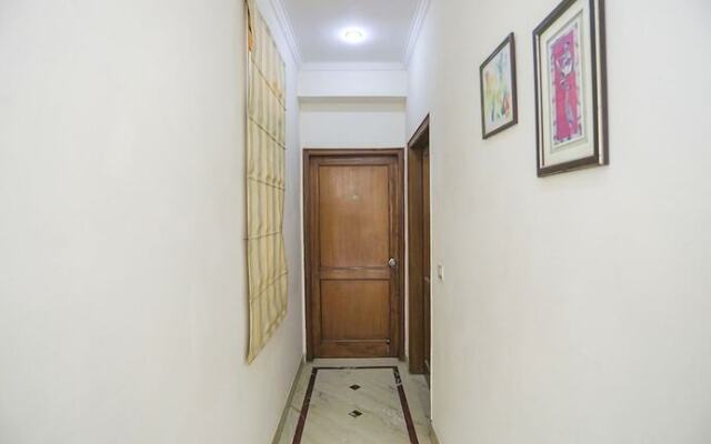 Fabexpress Global Residency Inn