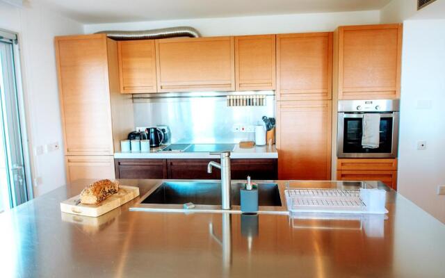 Amathus suite with sea view