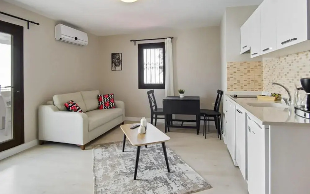 Central Flat With Shared Pool Near Beach in Bodrum