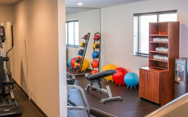 Country Inn & Suites by Radisson, Muskegon, MI