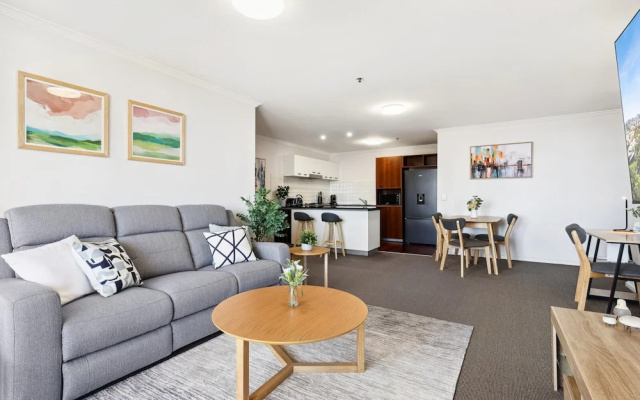 2-bed City Abode With Swimming Pool, Gym & Views – Guest Rooms – Brisbane