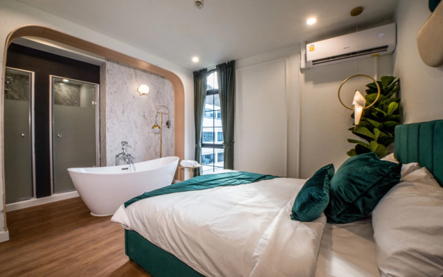 Theme Boutique Hotel