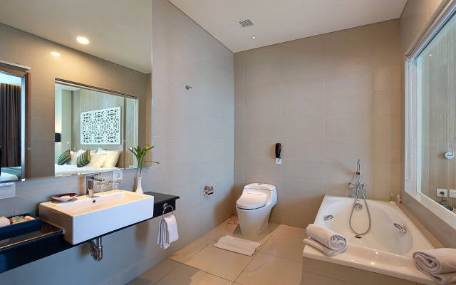 Golden Tulip Galaxy Hotel