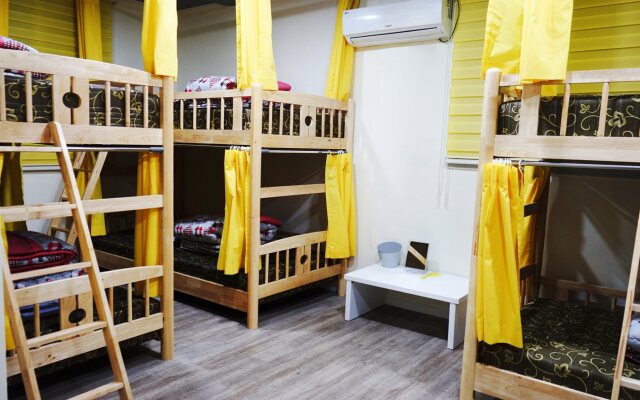 Onna Guesthouse - Hostel