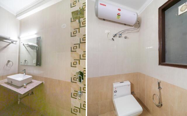 Oyo flagship 23252 Near Artemis Hospital