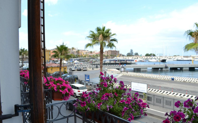 Petit Hotel