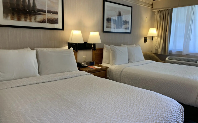 Coachman Inn & Suites