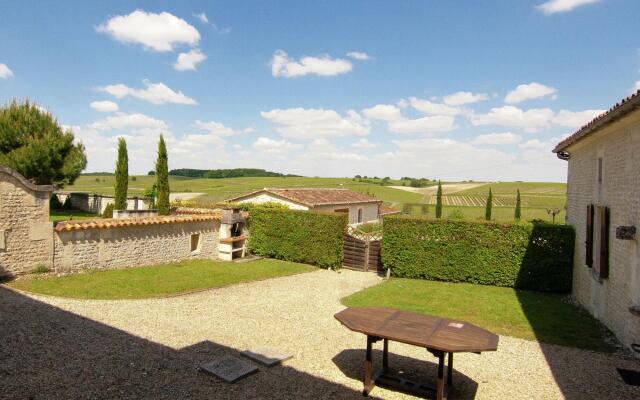 Luxury Apartment With Terrace, Sauna, Tennis, Pool