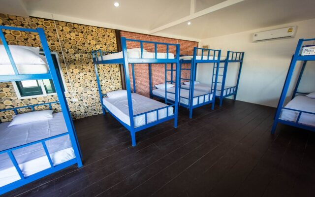 Cancun Beach Hostel - Adults Only