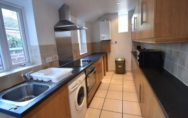 Appealing Holiday Home in Coventry Near Belgrade Theatre