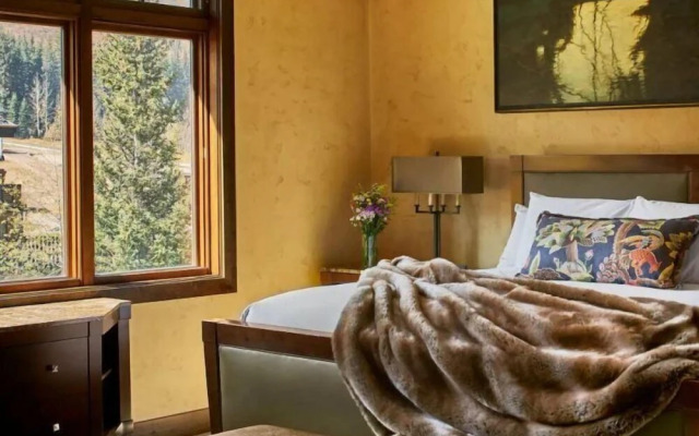 Luxury 3 Bedroom Penthouse at Golden Peak