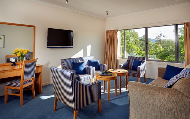 Saxton Lodge