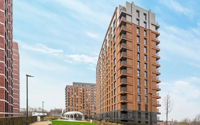 Waterside Flat in Central Leeds