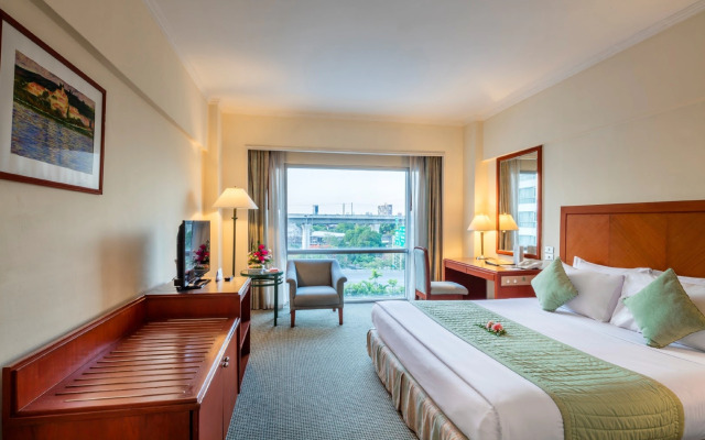 Bangkok Palace Hotel