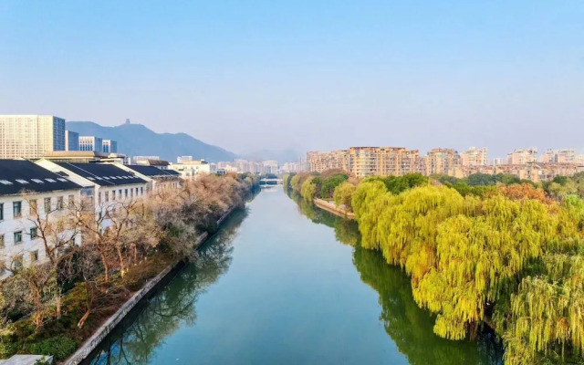 Haiwaihai Baina Hotel