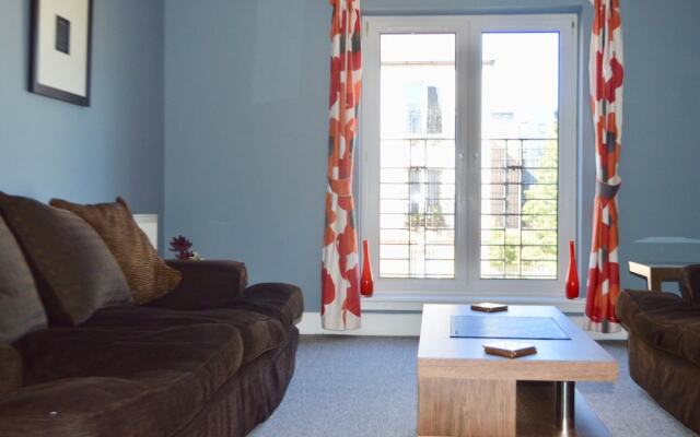 Central Edinburgh 2 Bedroom Apartment