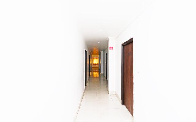 The Reverend by OYO Rooms