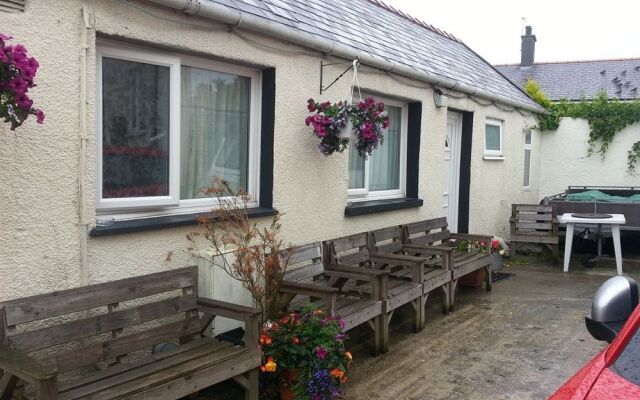 Holyhead Lodge