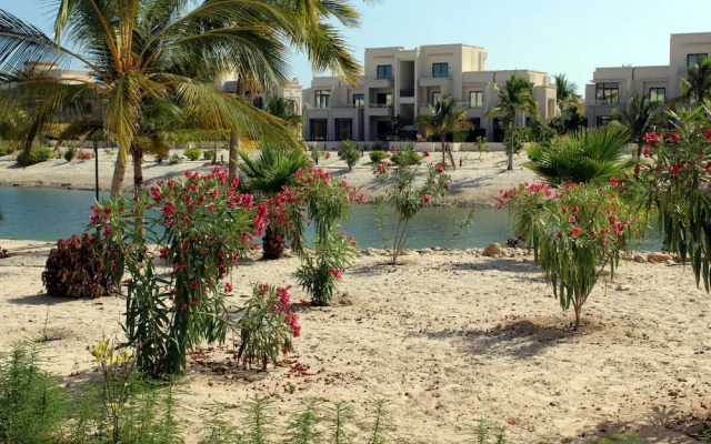 Elegant Lagoon View One-bedroom