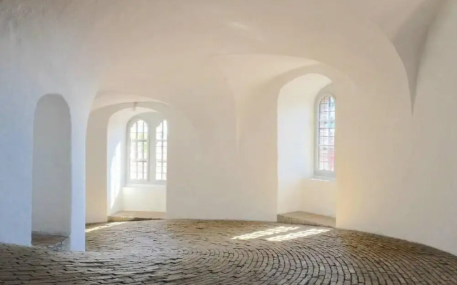 172sqm Next to DK Parliament
