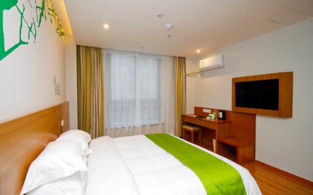Vatica XuZhou XinYi Railway Station Square Hotel