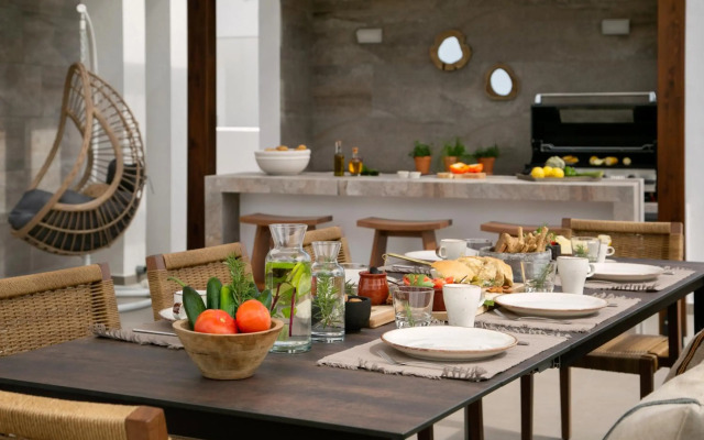 Lora Pearl Luxury Villa By Louis Hotels
