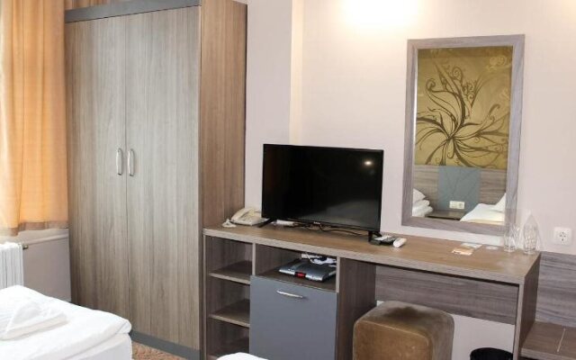 Hotel Ezeroto