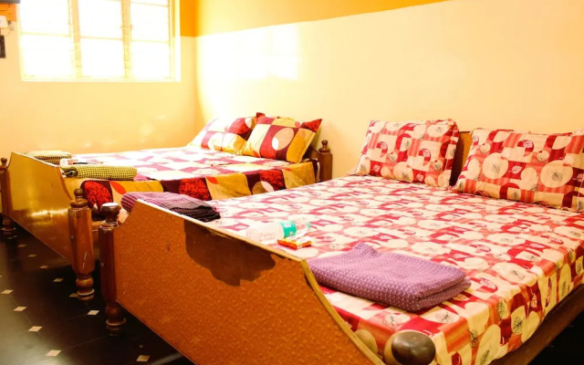 I-ROOMZ Surya Deluxe Lodge