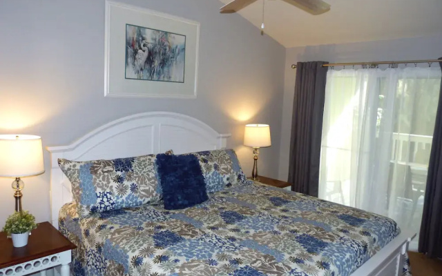 ​Near Theme Parks! Spectacular New 3 BR Home, Sleeps 7, Patio, Pool!